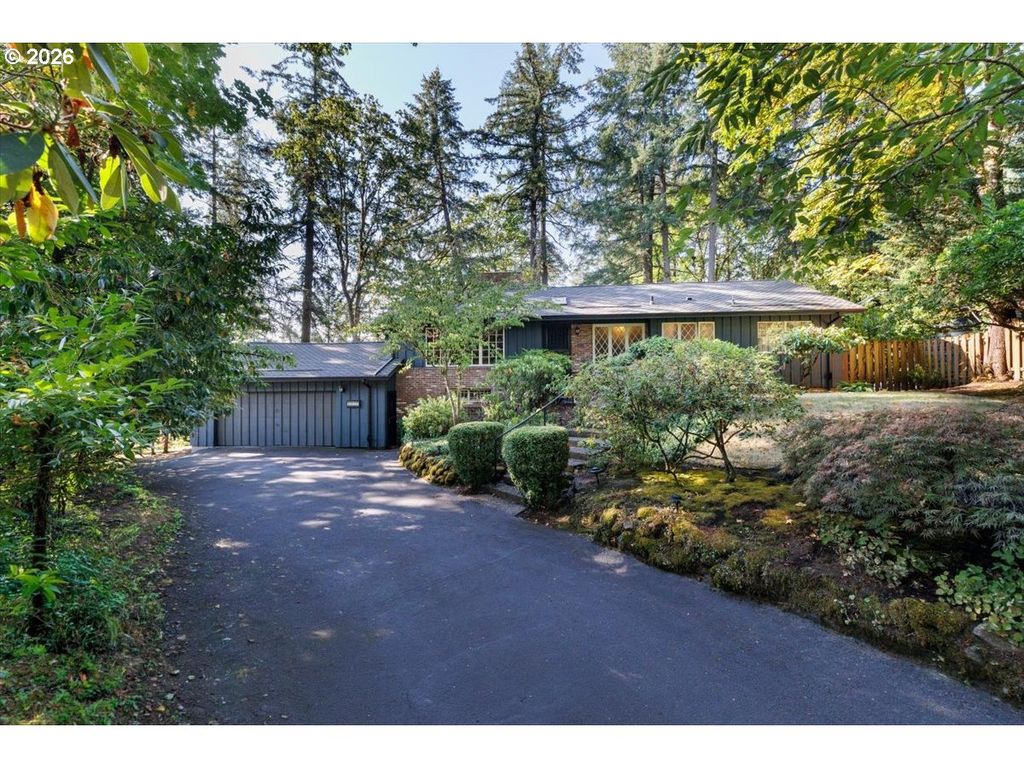 1026 TROON Rd, Lake Oswego, OR 97034