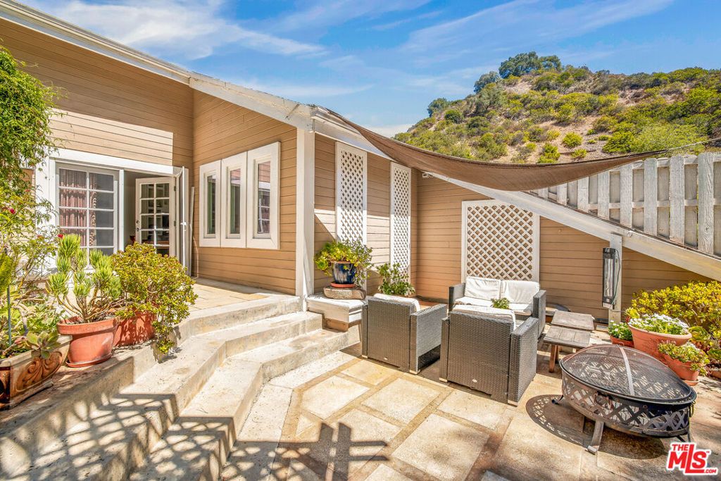Image 1 of property listing at 1647 N Beverly Glen Boulevard, Los Angeles, CA 90077
