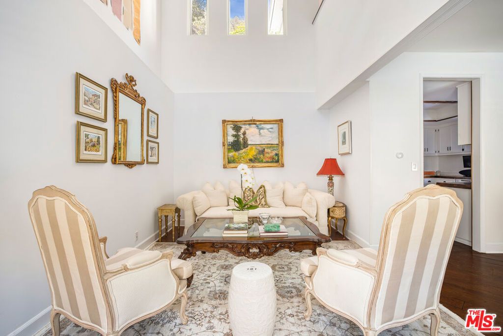 Image 11 of property listing at 1647 N Beverly Glen Boulevard, Los Angeles, CA 90077
