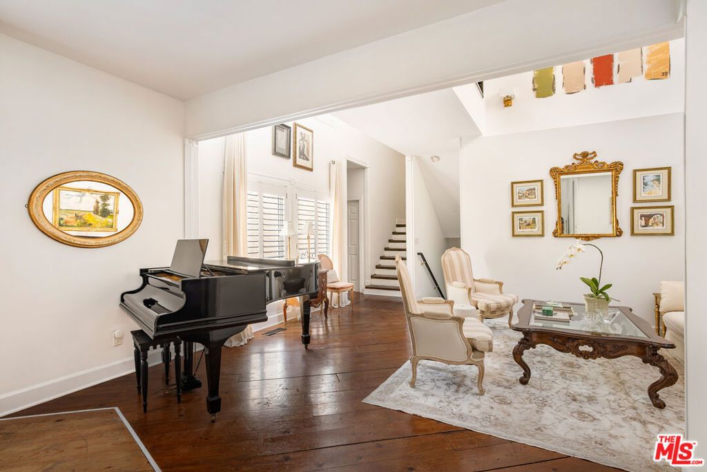 Image 12 of property listing at 1647 N Beverly Glen Boulevard, Los Angeles, CA 90077