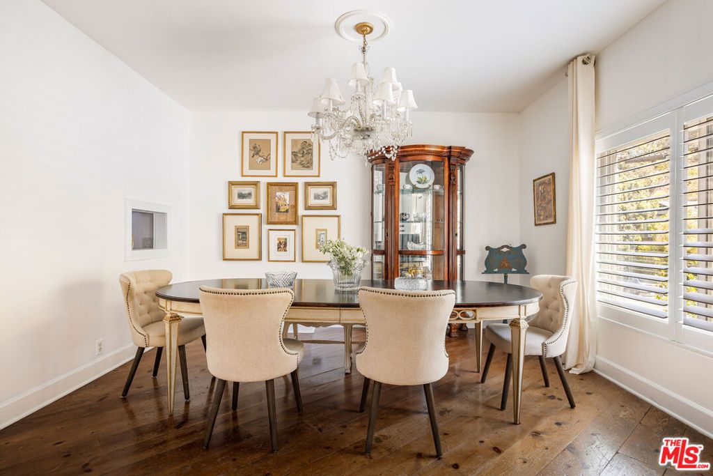 Image 15 of property listing at 1647 N Beverly Glen Boulevard, Los Angeles, CA 90077