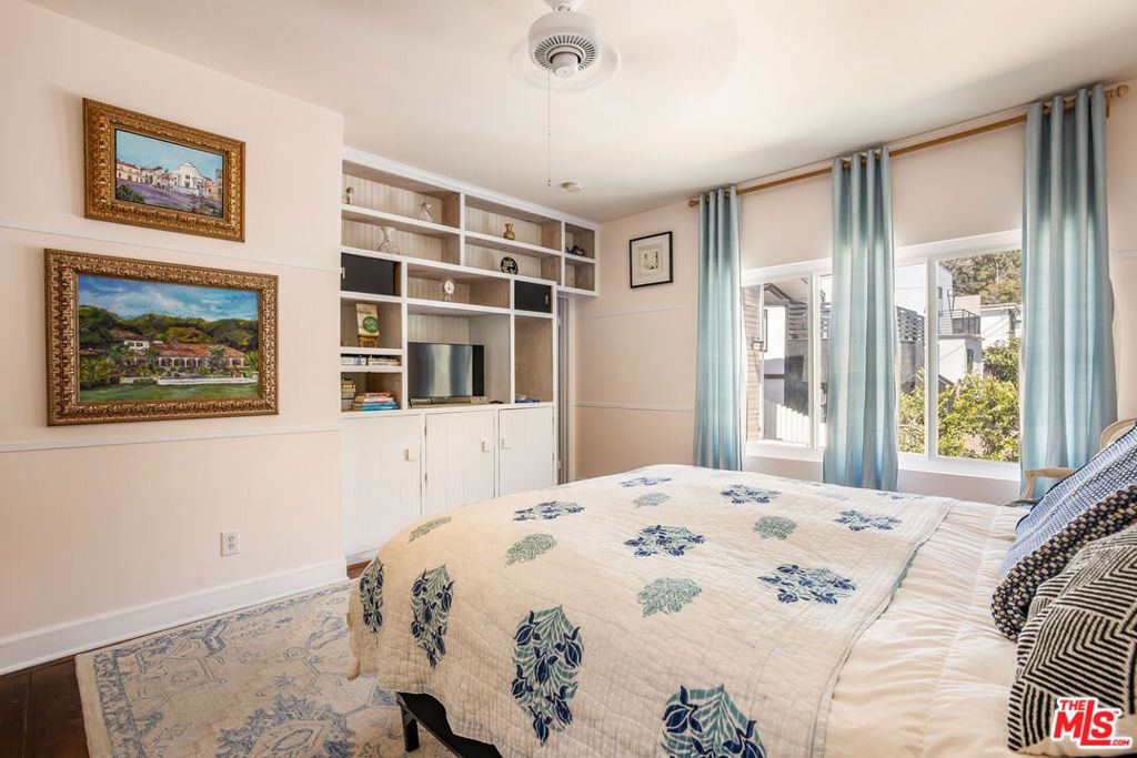 Image 22 of property listing at 1647 N Beverly Glen Boulevard, Los Angeles, CA 90077