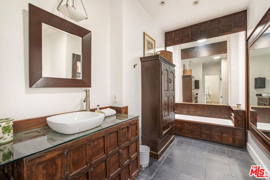 Image 24 of property listing at 1647 N Beverly Glen Boulevard, Los Angeles, CA 90077