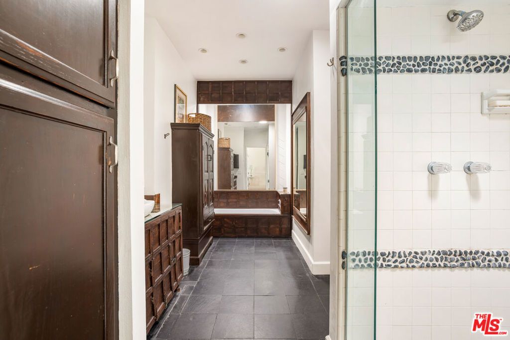 Image 26 of property listing at 1647 N Beverly Glen Boulevard, Los Angeles, CA 90077