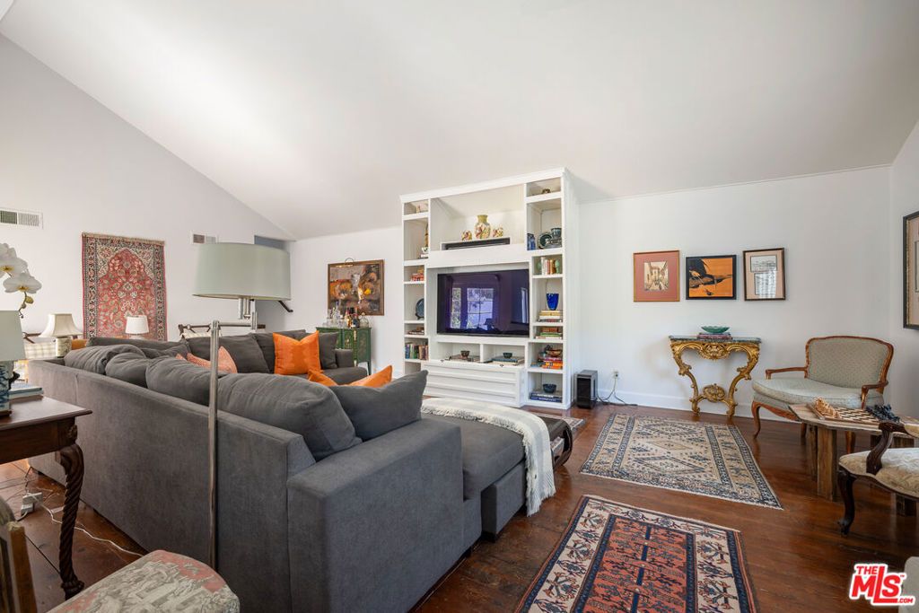 Image 30 of property listing at 1647 N Beverly Glen Boulevard, Los Angeles, CA 90077