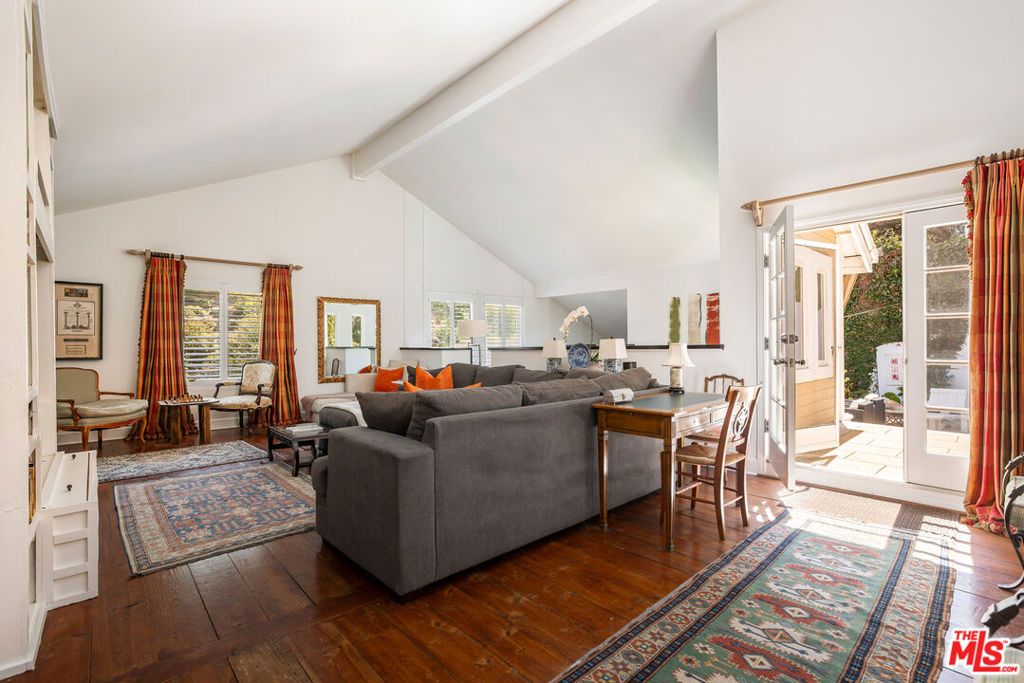 Image 33 of property listing at 1647 N Beverly Glen Boulevard, Los Angeles, CA 90077