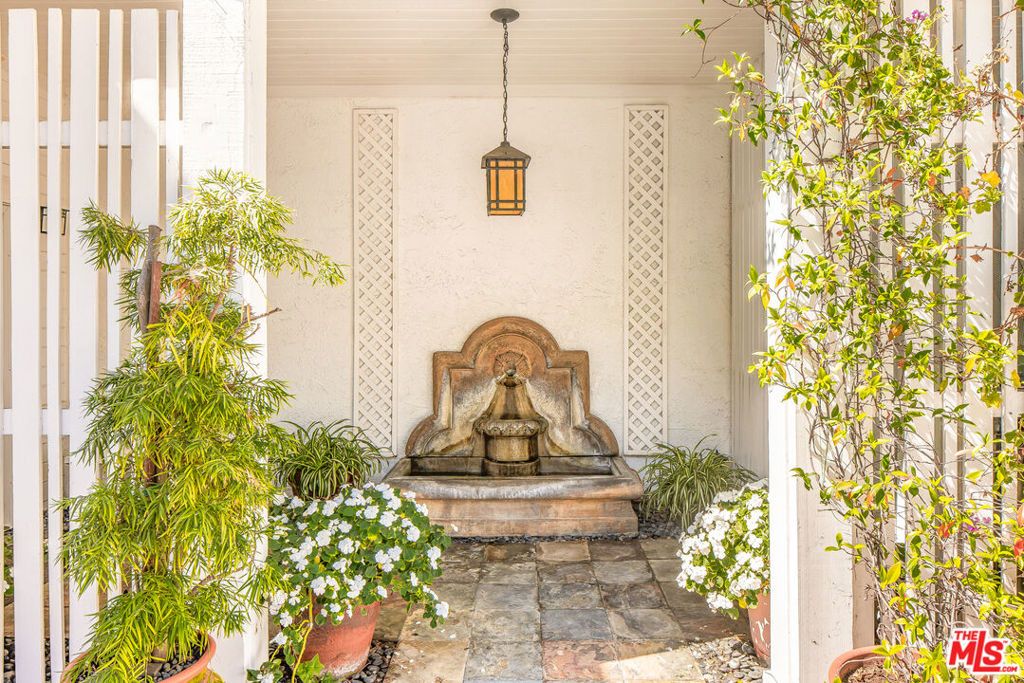 Image 4 of property listing at 1647 N Beverly Glen Boulevard, Los Angeles, CA 90077