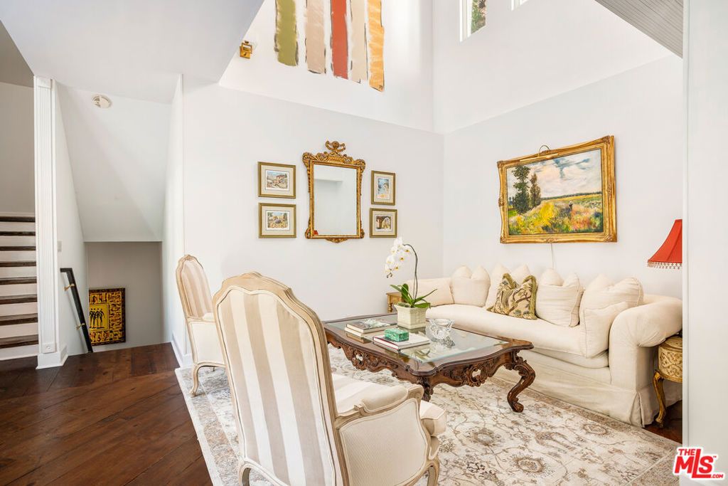Image 7 of property listing at 1647 N Beverly Glen Boulevard, Los Angeles, CA 90077