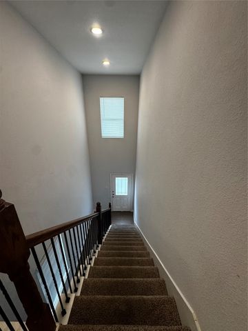 8205 Oak Knoll Lane B, Houston, TX 77028