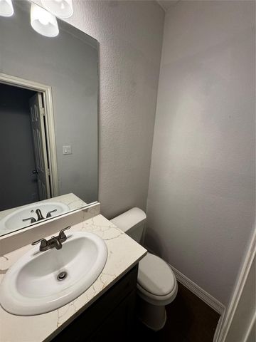 8205 Oak Knoll Lane B, Houston, TX 77028