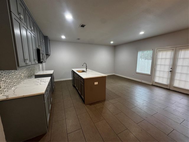 8205 Oak Knoll Lane B, Houston, TX 77028