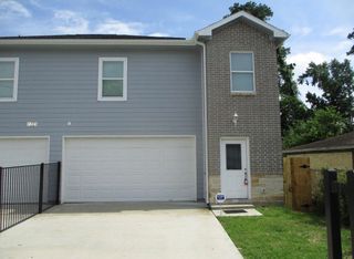 8205 Oak Knoll Lane B, Houston, TX 77028
