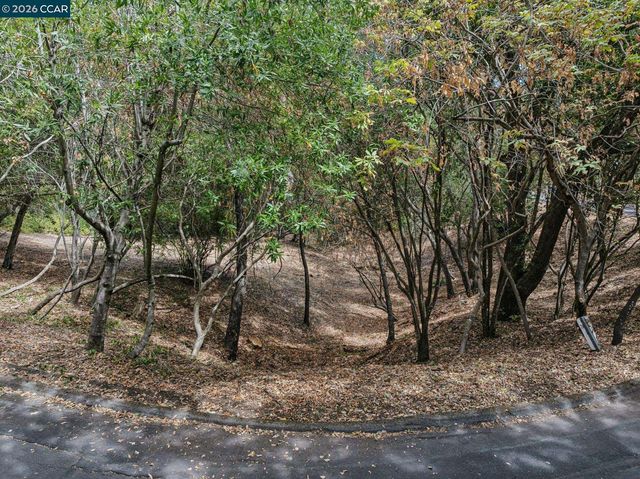 Ridge Road, Lafayette, CA 94549