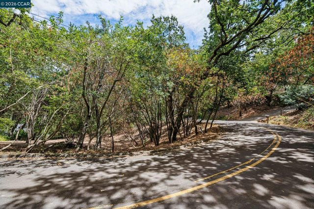 Ridge Road, Lafayette, CA 94549