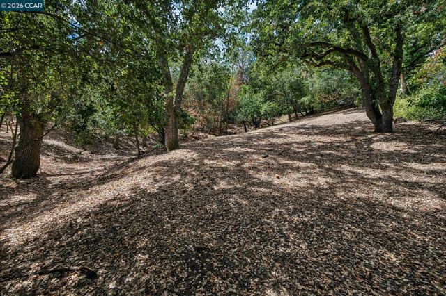 Ridge Road, Lafayette, CA 94549
