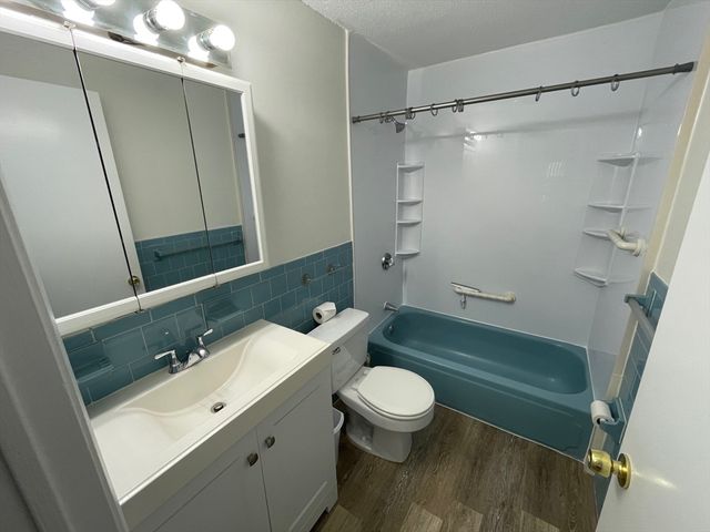 491 W Central Street B11, Franklin, MA 02038