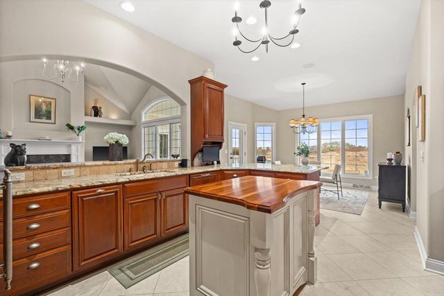 N49W18370 Green Meadow COURT, Menomonee Falls, WI 53051