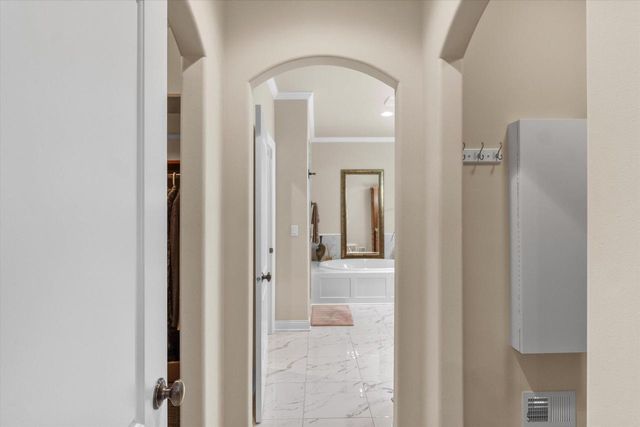 N49W18370 Green Meadow COURT, Menomonee Falls, WI 53051