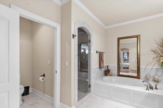 N49W18370 Green Meadow COURT, Menomonee Falls, WI 53051