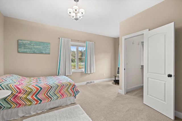 N49W18370 Green Meadow COURT, Menomonee Falls, WI 53051