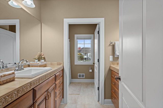 N49W18370 Green Meadow COURT, Menomonee Falls, WI 53051