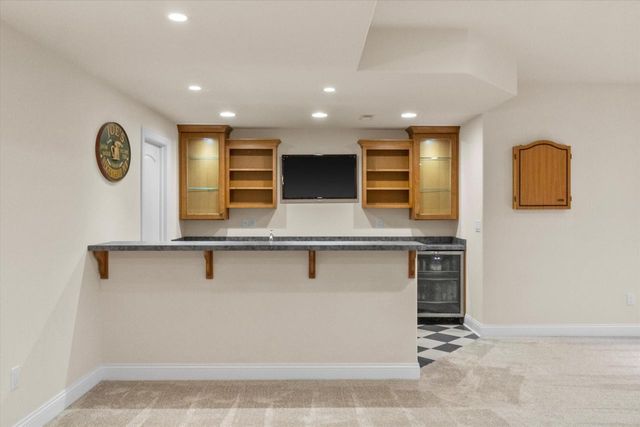 N49W18370 Green Meadow COURT, Menomonee Falls, WI 53051