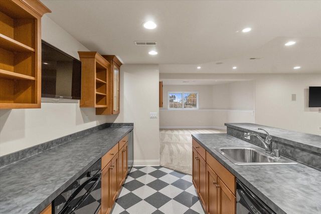 N49W18370 Green Meadow COURT, Menomonee Falls, WI 53051