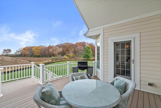 N49W18370 Green Meadow COURT, Menomonee Falls, WI 53051