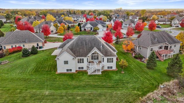 N49W18370 Green Meadow COURT, Menomonee Falls, WI 53051