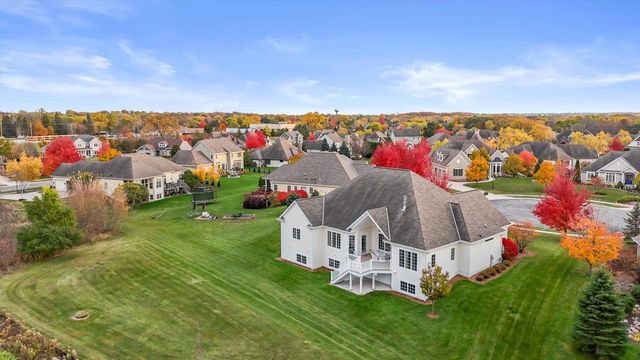 N49W18370 Green Meadow COURT, Menomonee Falls, WI 53051