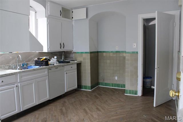 4006 Marcus Avenue, St Louis, MO 63115