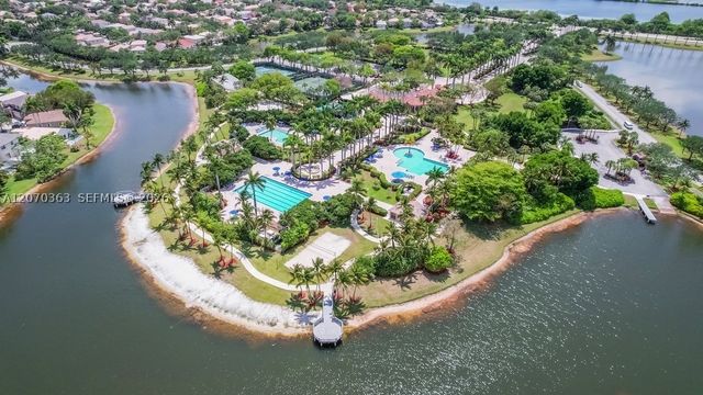 1282 NW 171st Ter, Pembroke Pines, FL 33028