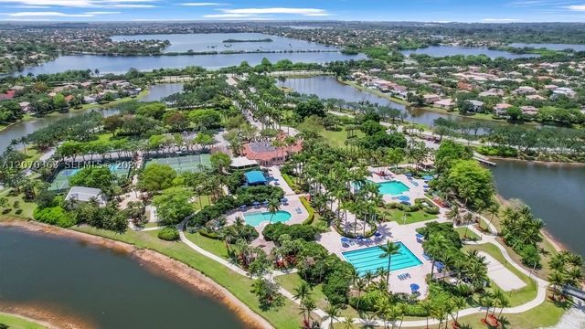 1282 NW 171st Ter, Pembroke Pines, FL 33028