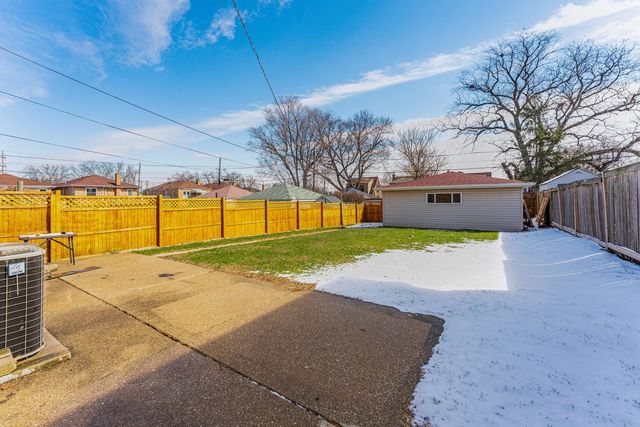 2817 Maple Avenue, Berwyn, IL 60402