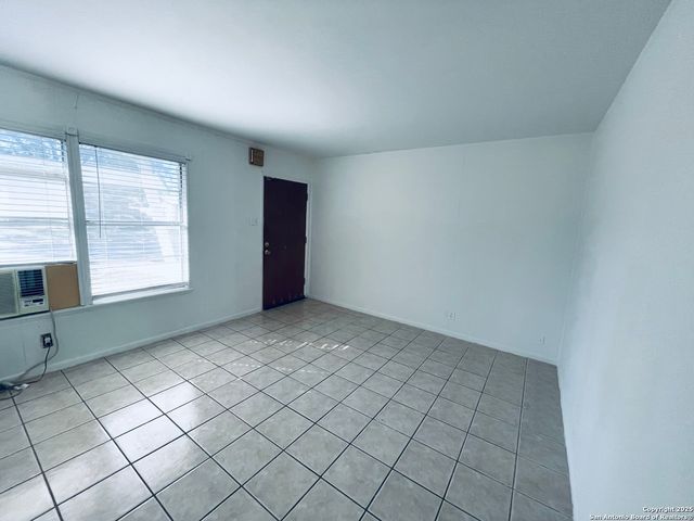 4915 Benham, San Antonio, TX 78220