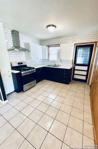 4915 Benham, San Antonio, TX 78220