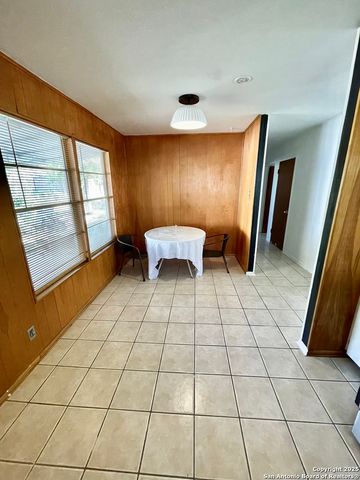 4915 Benham, San Antonio, TX 78220