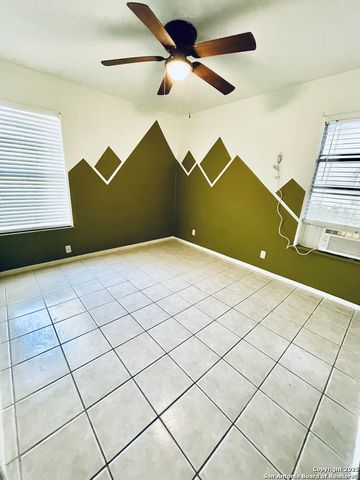 4915 Benham, San Antonio, TX 78220