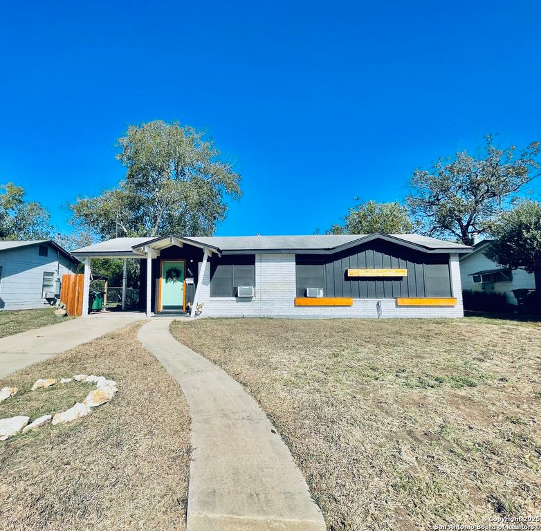 4915 Benham, San Antonio, TX 78220