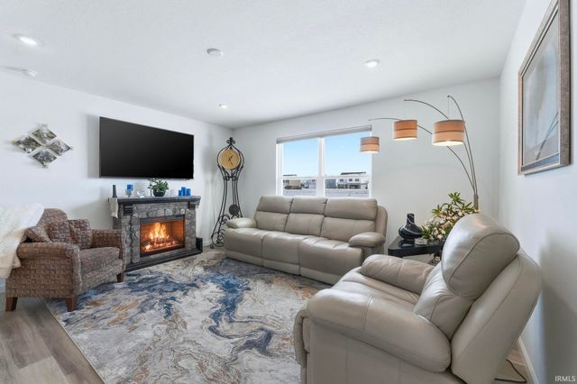 5123 Bing Pass, New Haven, IN 46774