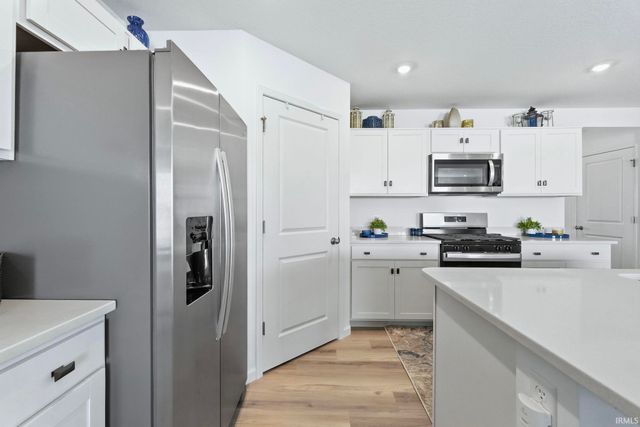 5123 Bing Pass, New Haven, IN 46774