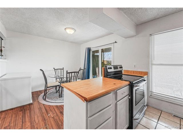 1447 Norfolk St, Aurora, CO 80011