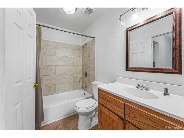 1447 Norfolk St, Aurora, CO 80011