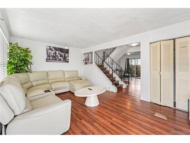 1447 Norfolk St, Aurora, CO 80011