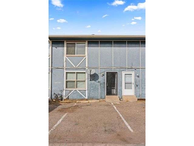 1447 Norfolk St, Aurora, CO 80011