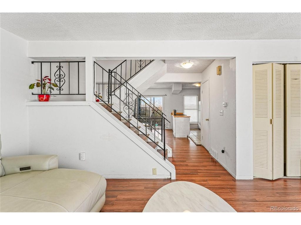 1447 Norfolk St, Aurora, CO 80011