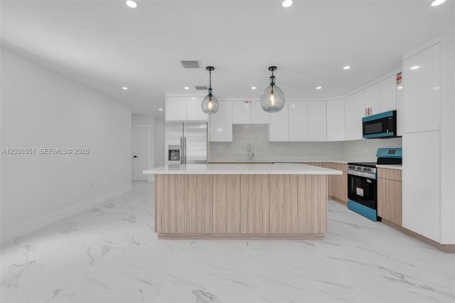 19425 NW 39th Avenue, Miami Gardens, FL 33055
