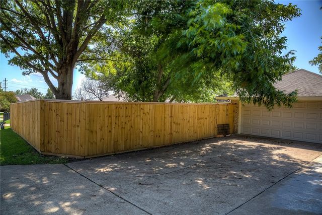 102 Teakwood Drive, Rockwall, TX 75087
