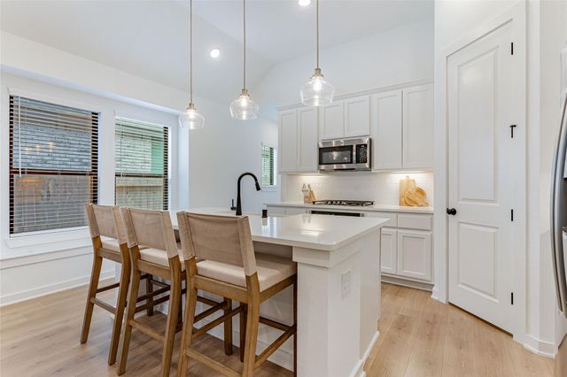 712 Washita Falls Lane, Conroe, TX 77304