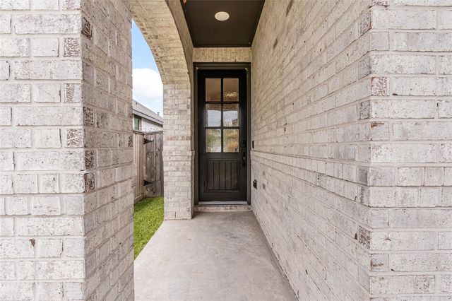 712 Washita Falls Lane, Conroe, TX 77304